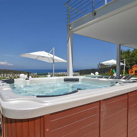 Holiday home Stunning In